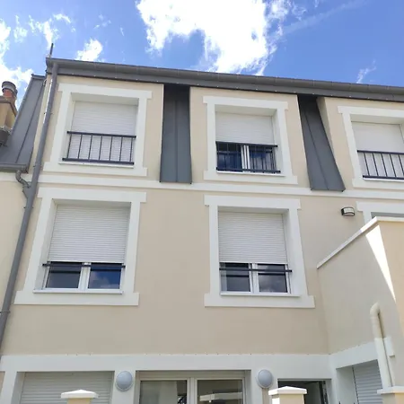 Cosy House,proche De Paris,parking Gatuit,lit Bebe 度假居 *