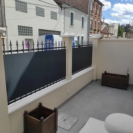 度假居 Cosy House,proche De Paris,parking Gatuit,lit Bebe 圣但尼